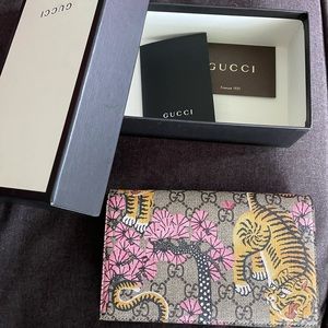 Gucci crossbody